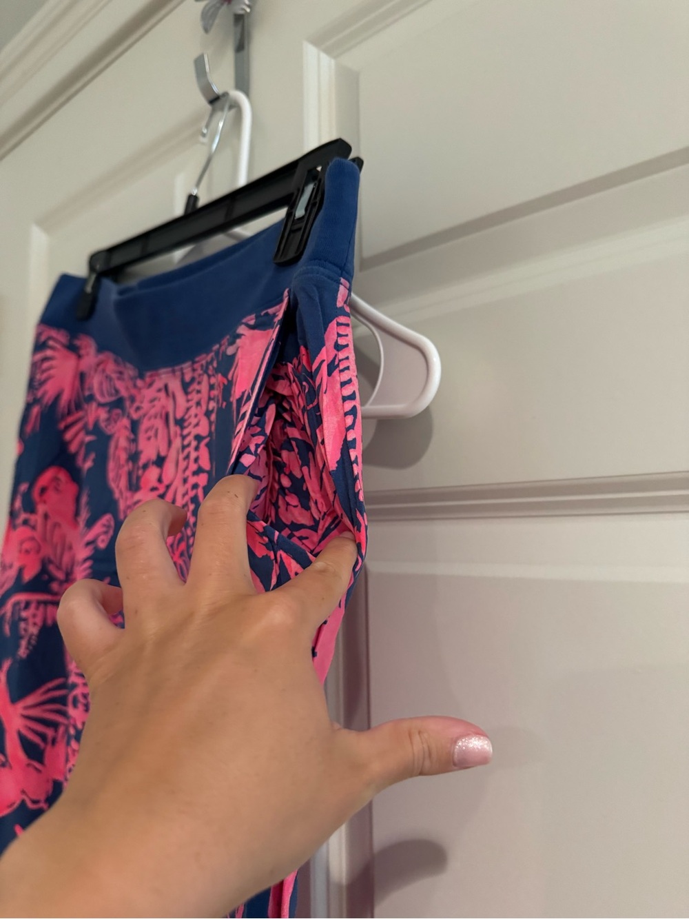 Navy and Hot Pink Tropical Print Wide-Leg Pants - Picture 4 of 6